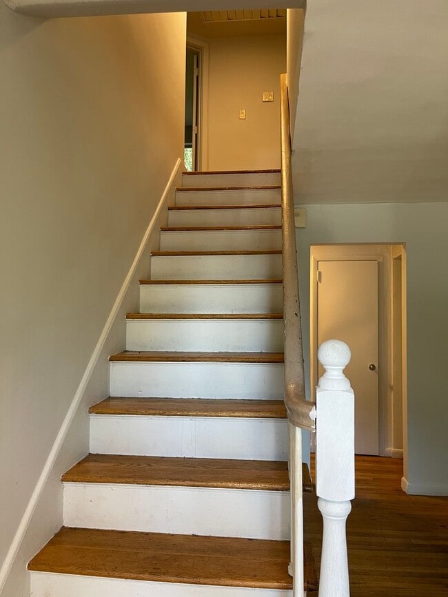 Building Photo - **100 SICARD ST** Basement+Driveway+Off-Street Parking+Free Washer/Dryer+Deck+Backyard