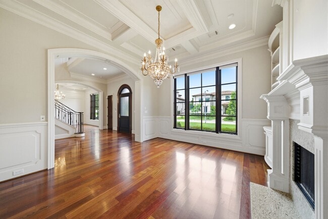 Building Photo - 5339 Tilbury Dr