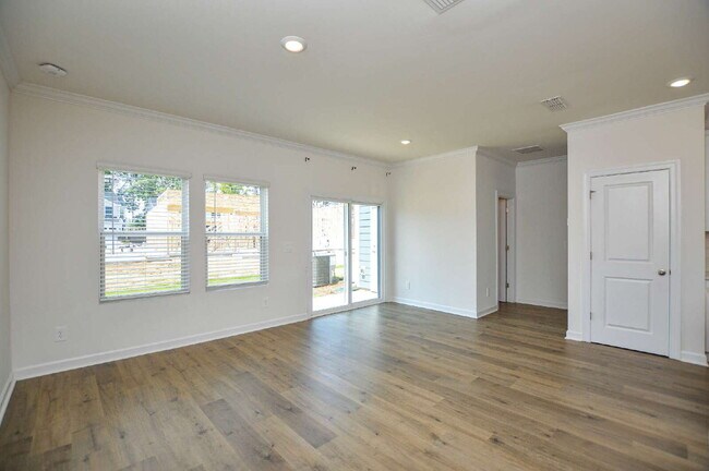 Building Photo - 266 Tiger Lily Dr