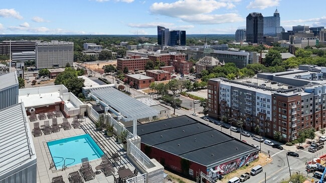 Building Photo - 400 W North St