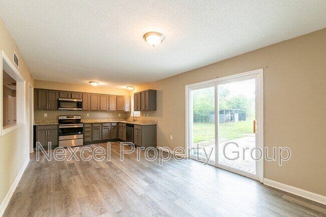 Building Photo - 2248 Colonial Hills Dr