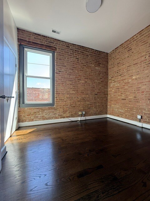 Building Photo - 2216 W Taylor St