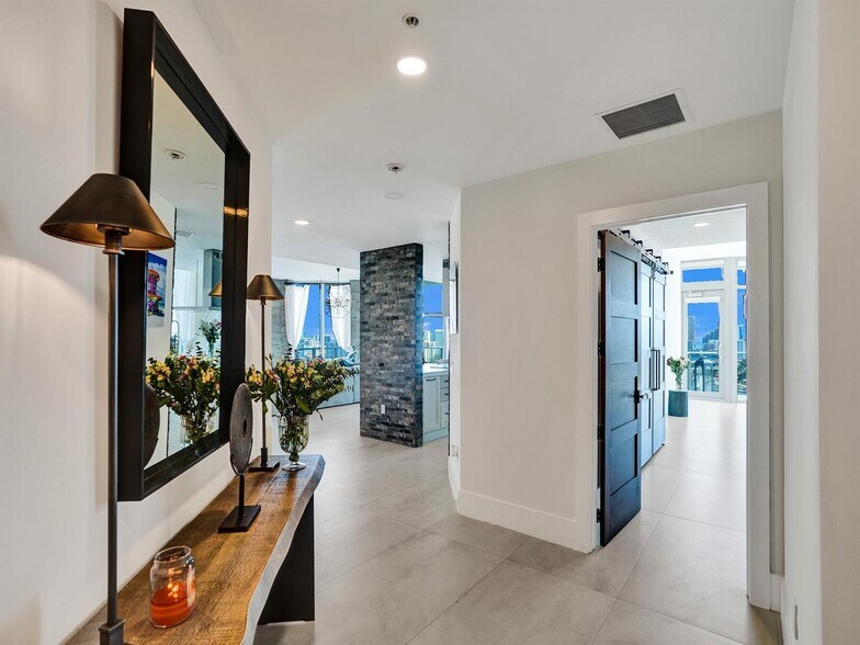 Building Photo - 17301 Biscayne Blvd