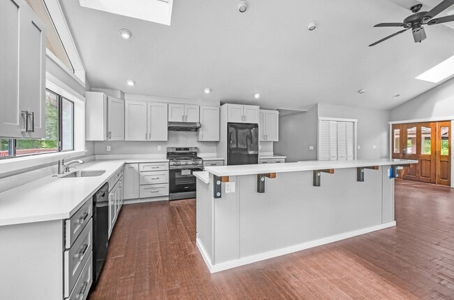 Building Photo - 4Bd/3Ba Duvall House