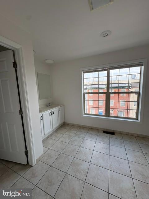 Building Photo - 2727 Tilton St