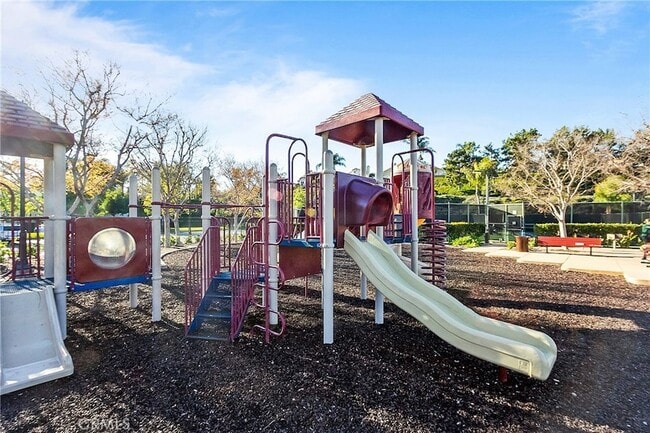 Building Photo - 24952 Via Denise