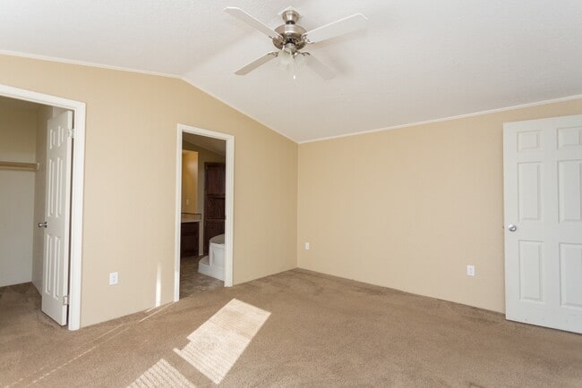 Building Photo - 15716 Country Way