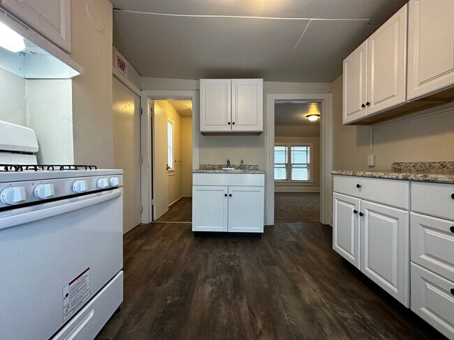 Building Photo - 1020 Berner St