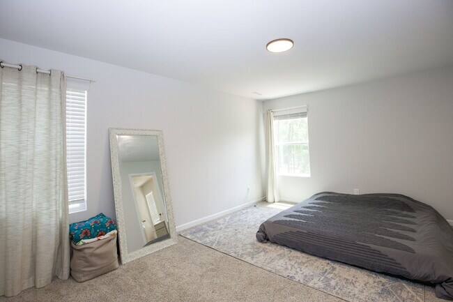 Building Photo - "Charming 3-Bed Oasis with 2.5 Baths on Century Lane, Cameron – Spacious 1744 sq. ft. Retreat!"