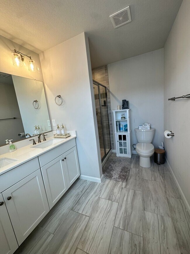 Building Photo - New construction 3 bedroom, 3.5 bathroom c...