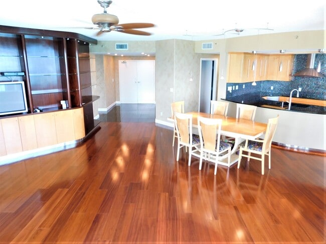 Building Photo - 1540 Gulf Blvd