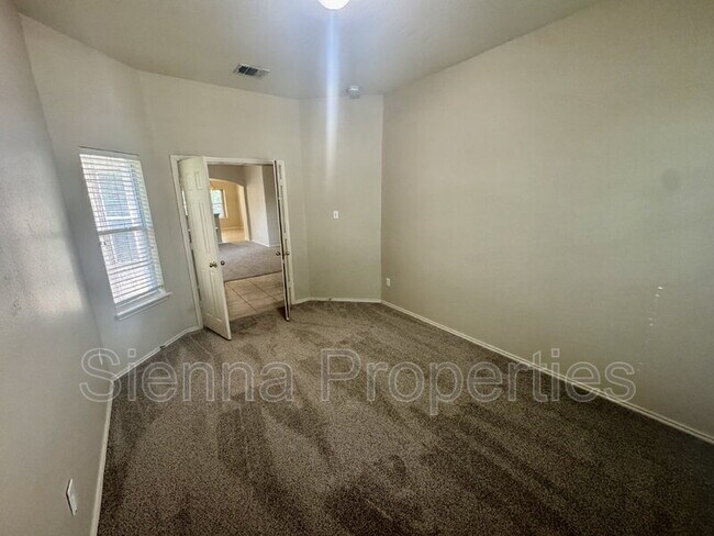 Building Photo - 11310 Jim Thorpe Ln