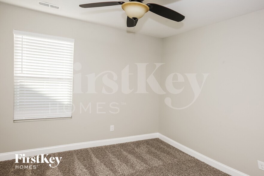 Building Photo - 9520 Blue Knoll Ct