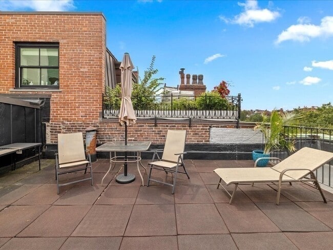 Building Photo - 228 Commonwealth Ave