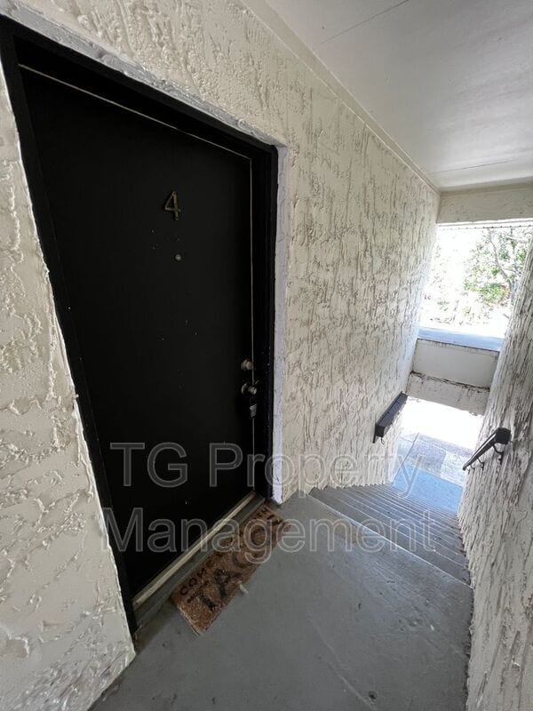Building Photo - 402 Lower 8th Ave