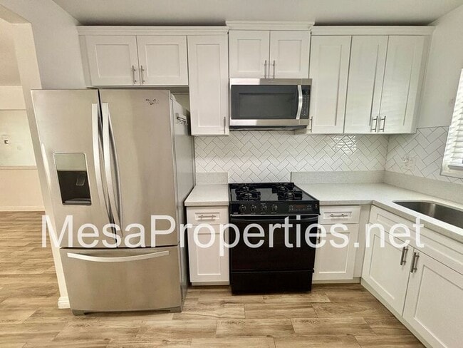 Building Photo - 1481 N Grove Ave