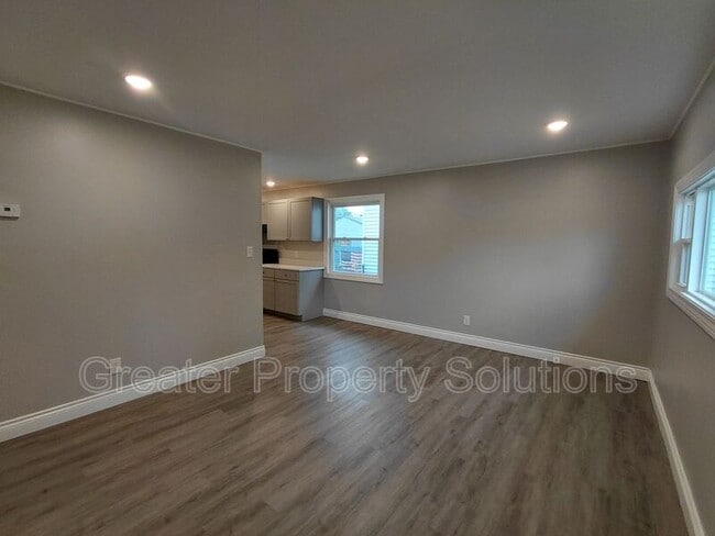 Building Photo - 7305 White Oak Ave