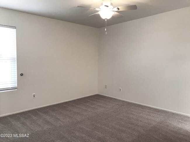 Building Photo - 7800 N Nicole Pl