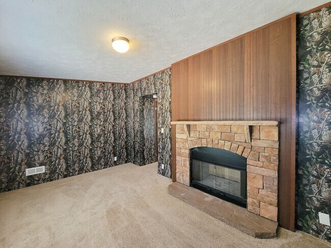 Building Photo - Cozy and Adorable home 4 bedroom 2 bath home on over 1 acre near McRae Lake! Relax on the covered...