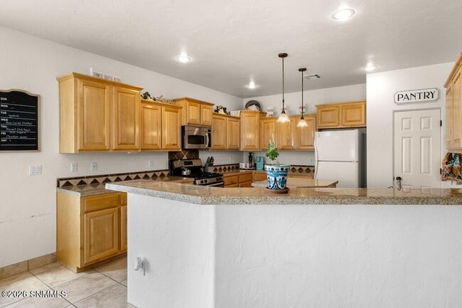 Building Photo - 2561 Desert Cove Pl
