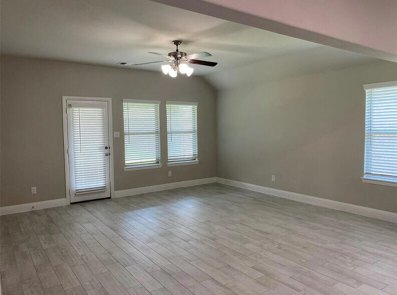 Building Photo - 4126 Perch Dr