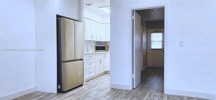 Building Photo - 2901 Polk St