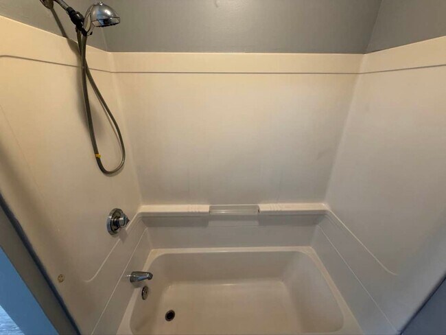 Building Photo - Gorgeous 1-bedroom, First floor! Apartment in quiet Pittsfield Street