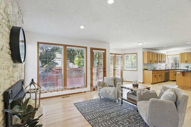 Building Photo - 10711 NE 31st Ave