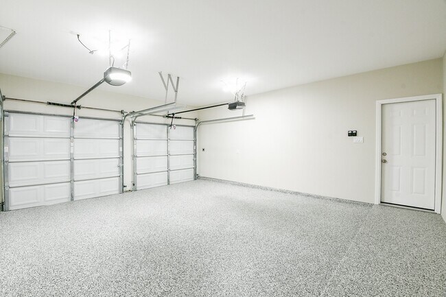 Building Photo - 815 Robins Way