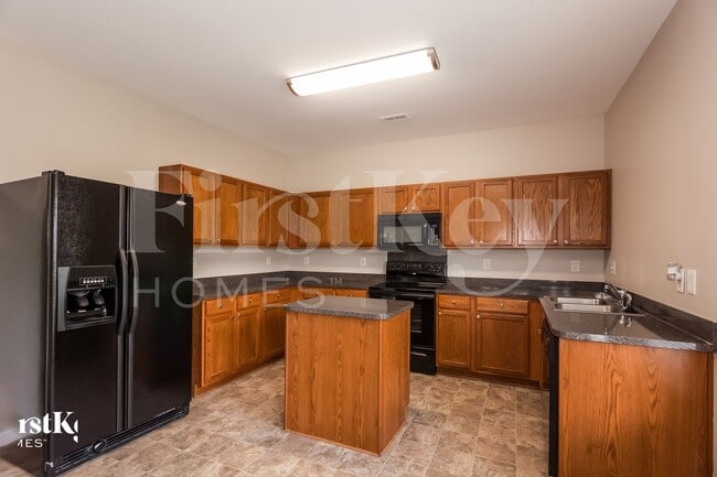 Building Photo - 1737 Larne Cir