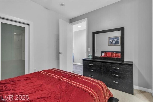 Building Photo - 4525 Dean Martin Dr
