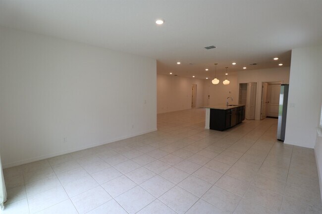 Building Photo - 311 Sandstone Dr