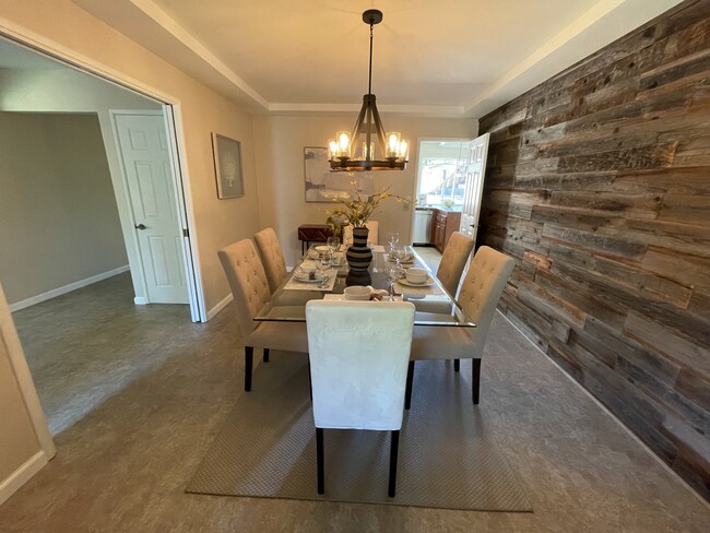 Building Photo - 480 Sandstone Dr