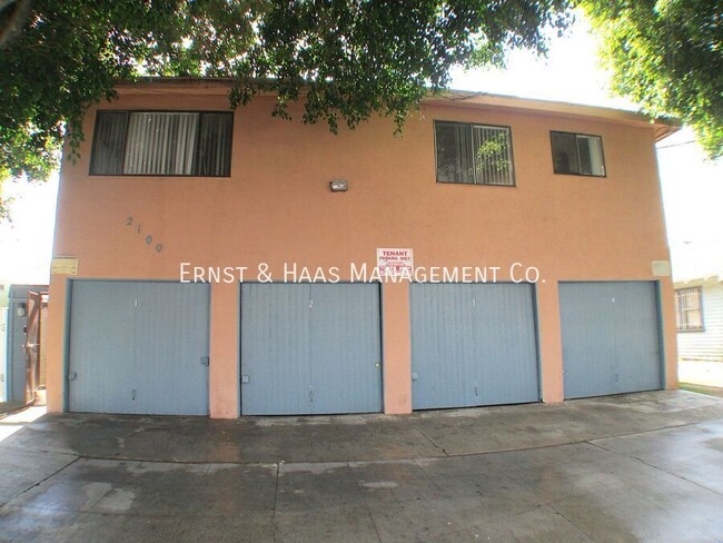 Building Photo - Wonderful 1 Bedroom Apartment in a Gated B...