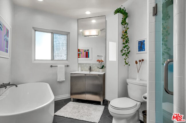 Building Photo - 14238 Dickens St