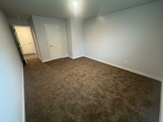 Building Photo - 705 Windstream Dr