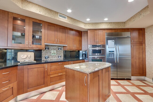 Building Photo - 3630 Gardens Pkwy