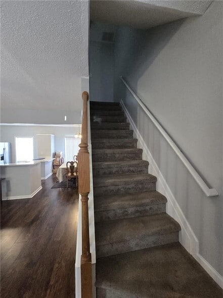 Building Photo - 1090 Kilmington Ct