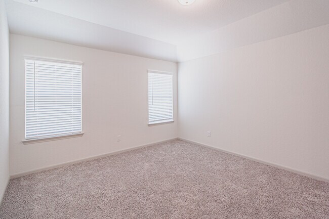 Building Photo - 7411 Gramercy Way