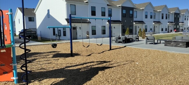 Building Photo - 2897 Sunburst Dr