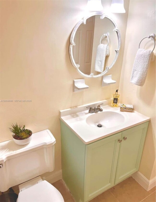 Building Photo - 10881 N Snapper Creek Dr