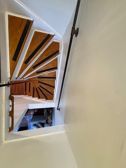 Building Photo - 209 East St