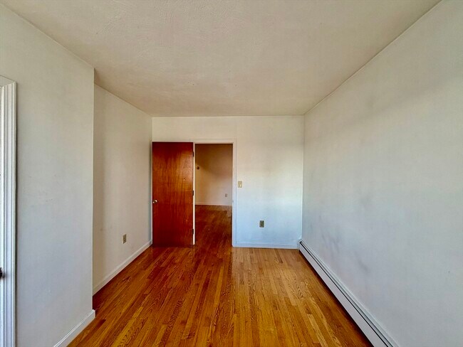 Building Photo - 21 Billings Rd