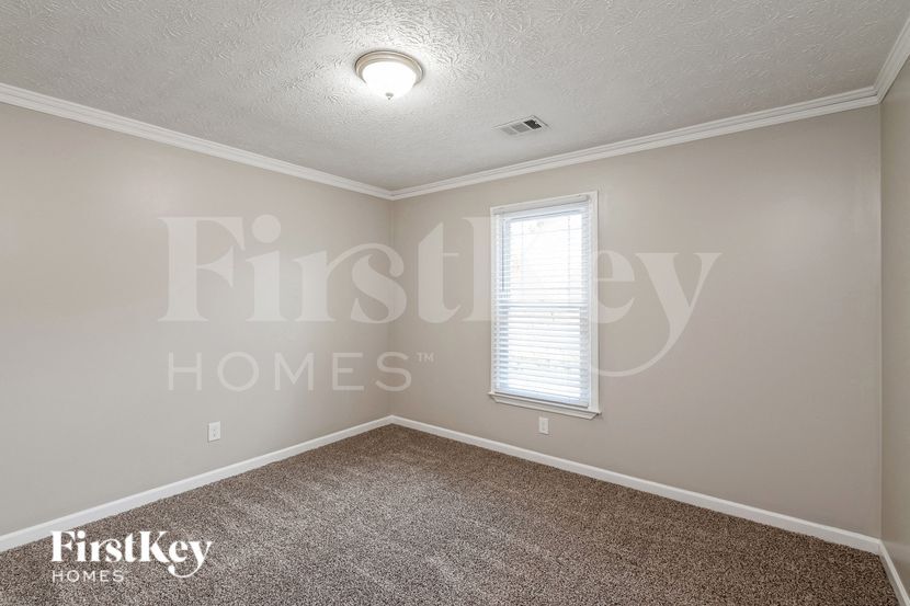 Building Photo - 1817 Emerson Lake Cir