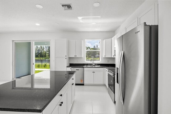 Building Photo - 4520 Longwood Lk Sq