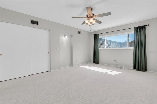 Building Photo - 2417 Persian Dr