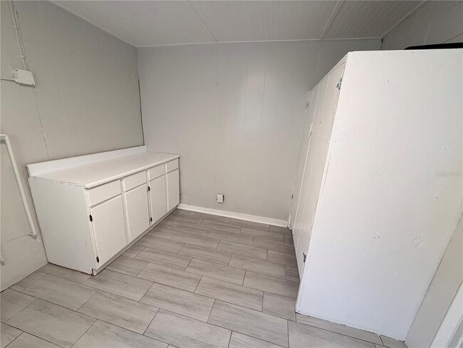 Building Photo - 651 Duncan Cir W