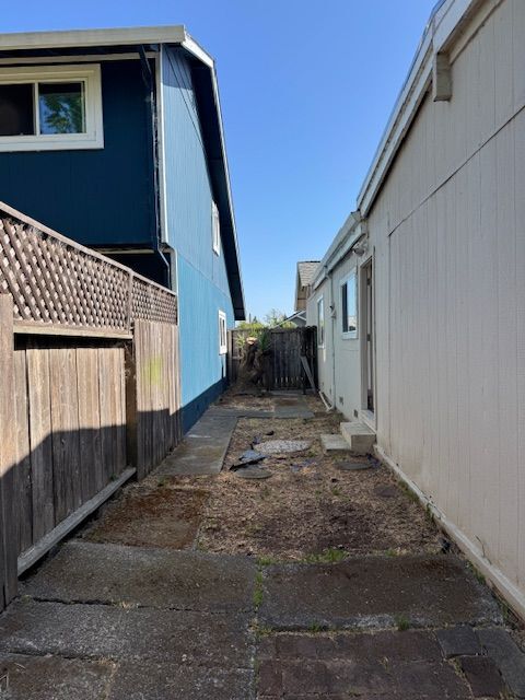 Building Photo - 1066 Camino Coronado