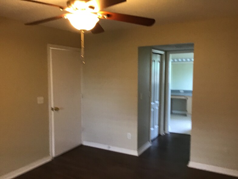 Building Photo - 1133 Olympic Ct