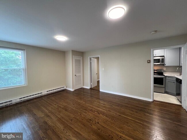 Building Photo - 1501 Key Blvd
